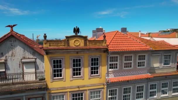 Güneşli Bir Günde Porto Şehir Merkezindeki Kırmızı Çatılı Evlerin Hava — Stok video
