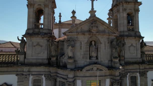 葡萄牙布拉加市中心Igreja Do医院教堂的无人驾驶飞机图像 — 图库视频影像