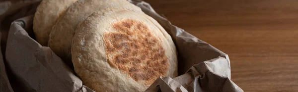 Close Pão Tradicional Português Bolo Caco Papel Artesanal Levar Conceito — Fotografia de Stock