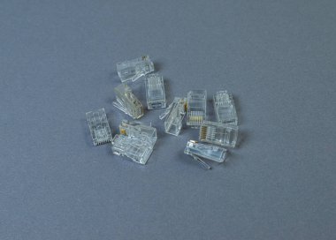 Gri beyaz arkaplanda birçok Bağlayıcı rj-45 yakın plan izole
