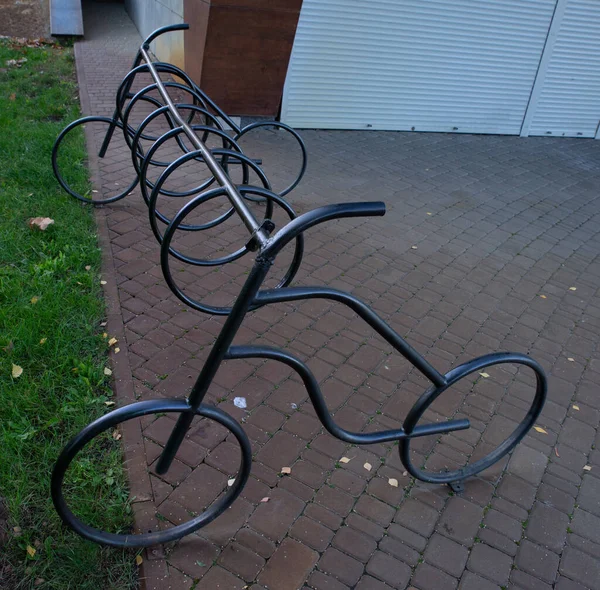 Estacionamiento Bicicletas Vacío Plaza Aparcamiento Lugar Para Múltiples Bicicletas Lugar — Foto de Stock