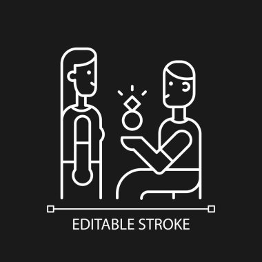 Karanlık tema için önerilen beyaz doğrusal simge. Benimle evlenir misin? Bir diz teklifi. İnce çizgi özelleştirilebilir illüstrasyon. Gece modu için izole vektör kontur sembolü. Düzenlenebilir vuruş