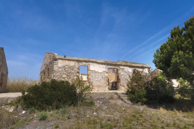 İspanya 'nın başkenti El Prat de Llobregat' ta bulunan eski Carabiners Kışlası 'nın kalıntıları.. 