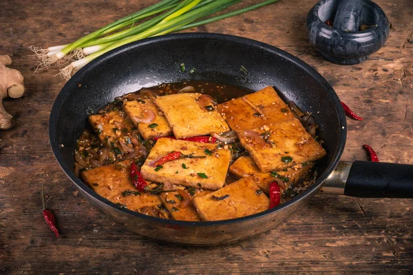 Tofu Cuit Oignon Sauce Piquante Chili Aux Graines Sésame Dans — Photo