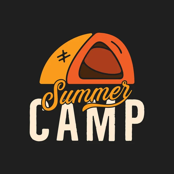 オレンジ色のキャンプテントと碑文のイラスト Summer Camp Black Background — ストック写真