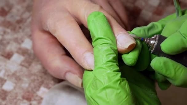 Manicure Service Manicurist Paints Her Nails White Gel Polish Applying — Αρχείο Βίντεο