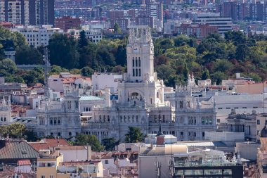 Madrid, İspanya - 5 Ekim 2021 Postane B 'nin hava görüntüsü