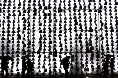 Madrid, İspanya - 29 Ekim 2021: MadridLuz festival ışıkları ve Noel geceleri başkent sokaklarını dekore eder. Arka plan fotoğrafları.