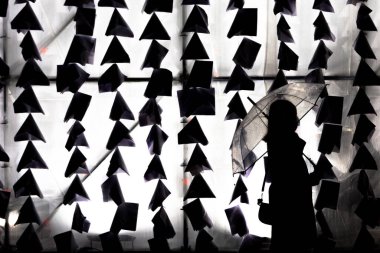 Madrid, İspanya - 29 Ekim 2021: MadridLuz festival ışıkları ve Noel geceleri başkent sokaklarını dekore eder. Arka plan fotoğrafları.