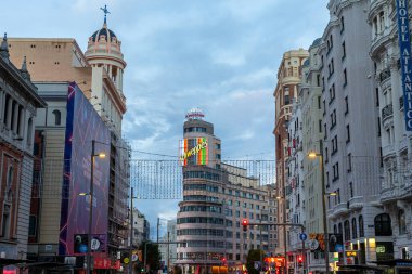 Madrid, İspanya 1 Kasım 2021 Madrid 'de gün doğumunda Gran Via.