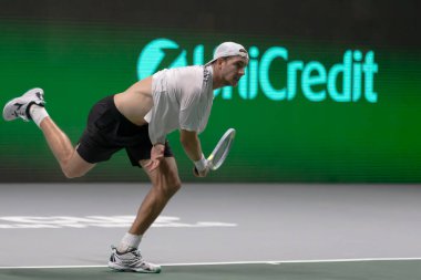Madrid, İspanya - 1 Aralık 2021: Madrid 'deki Casa de Campo Panayırı' nda Almanya ile Rusya arasındaki Davis Kupası yarışması. Jan-Lennard Struff Davis Kupası 'nda Rusya ile yarışıyor