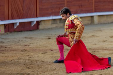 Madrid, İspanya - 9 Nisan 2022: Miraflores de la Sierra 'da Chenel Kupası. Yarışmada boğa güreşçisi Perez Mota.