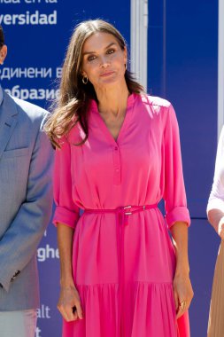 Madrid, İspanya 27, 2022: İspanya Kraliçesi Doa Leticia Madrid 'deki Retiro Park' ta Kitap Fuarı 'nın açılışını gerçekleştirdi..