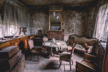 Urbex, Belçika 'da terk edilmiş eski bir ev..
