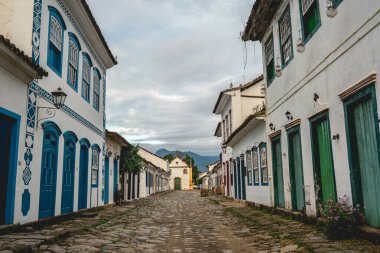 Şehir merkezinde, Paraty RJ Brezilya 'nın tarihi merkezinin sokaklarında..