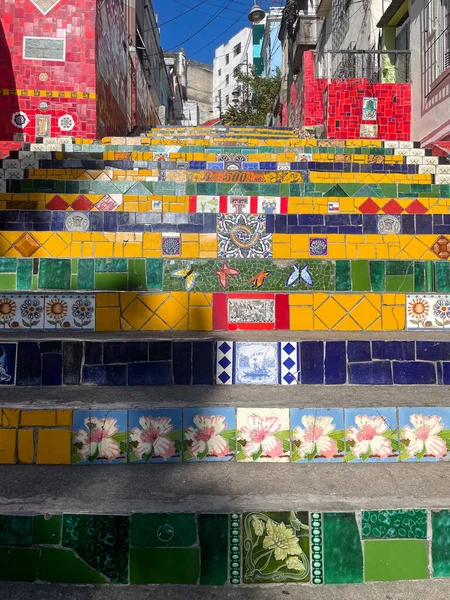 Sanatçı Jorge Selaro tarafından dekore edilen Rio de Janeiro 'daki ünlü merdivenler. 17 Mart 2022.