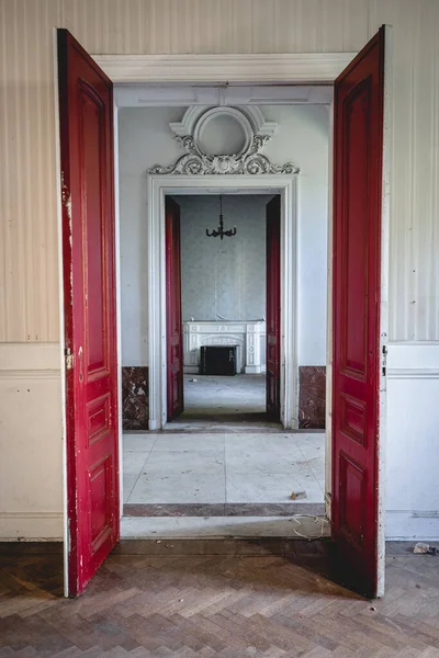 Urbex, Belçika 'da terk edilmiş eski bir ev..