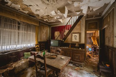 Urbex, Belçika 'da terk edilmiş eski bir ev..