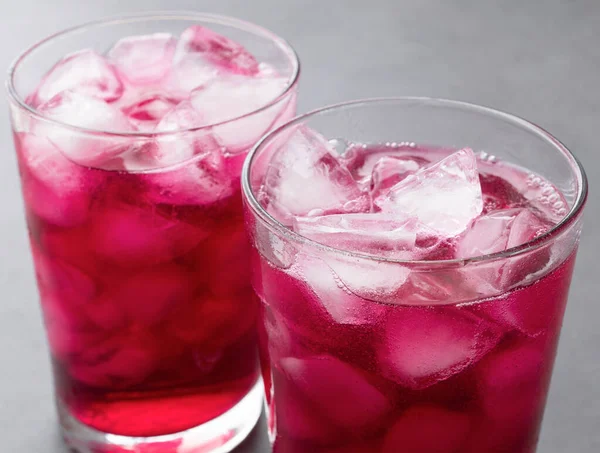 Soda Raisin Boisson Gazeuse Dans Des Tasses Glace — Photo