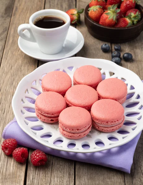 Berry Macarons Plate Coffee Wooden Table — Stock Photo, Image