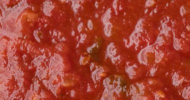 Domates sosuna yakın çekim. İtalyan yemek arkaplanı.
