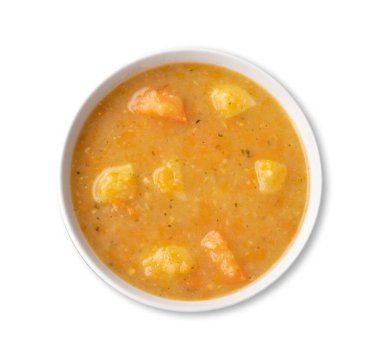 Beyaz arka planda izole edilmiş bir kasede sebze çorbası..