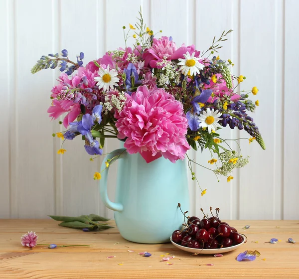 Flowers Jug Berries Table Summer Composition Peonies Cherries — Stock Photo, Image