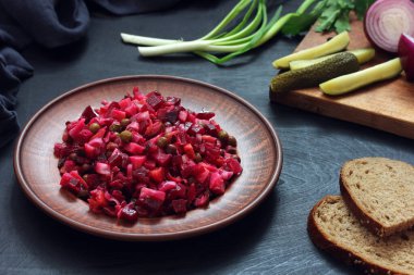 Sirke salatası, pancar salatası..