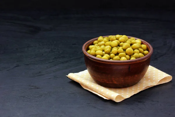 Bowl Canned Peas Black Background Copy Space — Stock Photo, Image