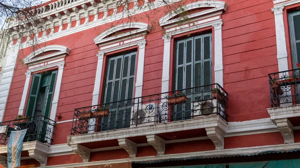  San Telmo, Buenos Aires 'teki eski renkli iş yerleri