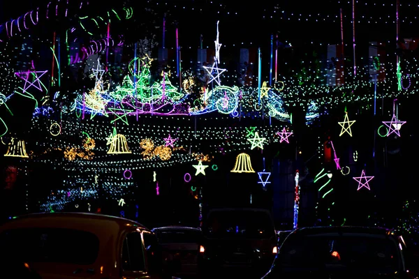 Strada Della Città Stato Decorato String Light Durante Natale — Foto Stock