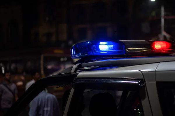 Blaulicht Eines Streifenwagens Der Polizei Auf Der Straße Der Nacht — Stockfoto