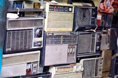 Birçok eski transistör radyo tamirhanesinde