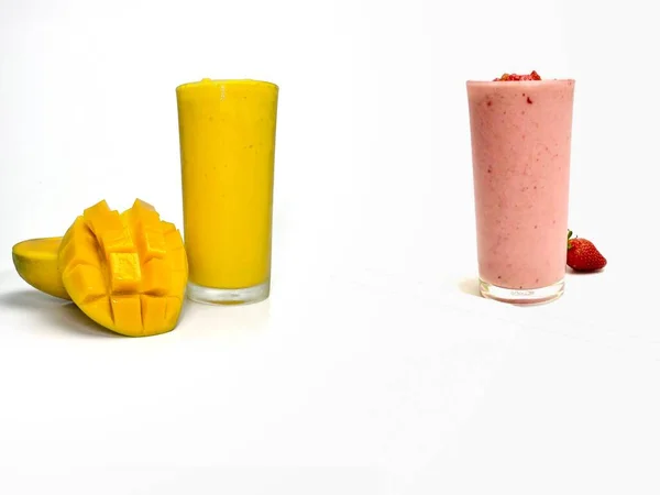 Mango Strawberry Smoothies Yogurt Sliced Top Bottom White Background Clipping — Stock Photo, Image
