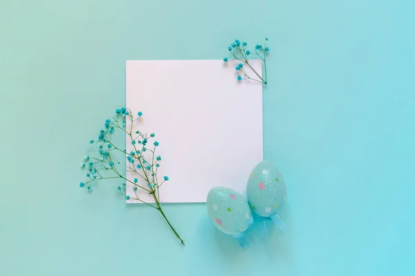 Bovenaanzicht Van Pasen Mockup Met Decoratieve Blauwe Eieren Twijgen Van — Stockfoto