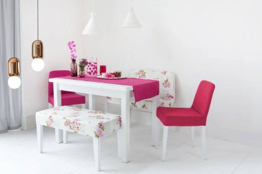 Yemek odası ve iç tasarım. Ev ofisi oteli için tasarlandı.