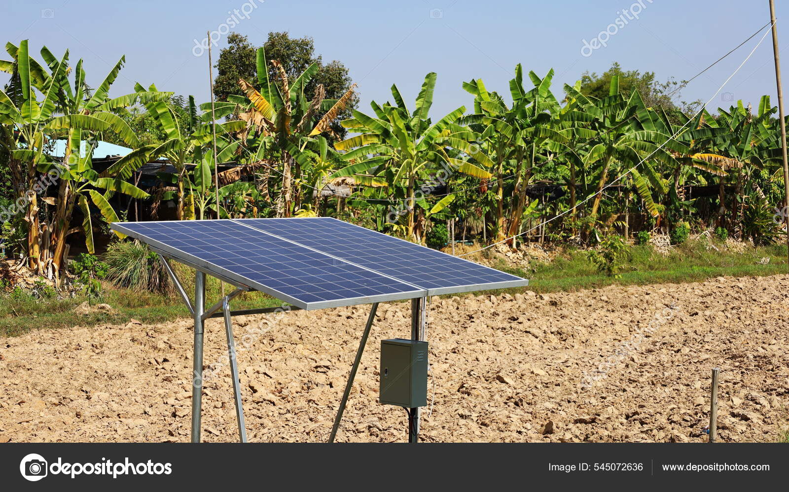 Small Solar Panels Farm Photovoltaic Solar Panels Metal Poles Farm
