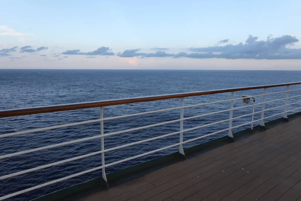 Looking Sea Deck Cruise Ship — Stock Photo, Image