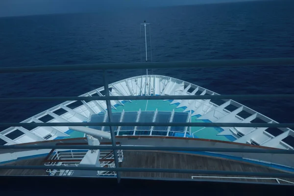 Visualize Janela Ponte Navegação Navio Cruzeiro Através Oceano Durante Mar — Fotografia de Stock