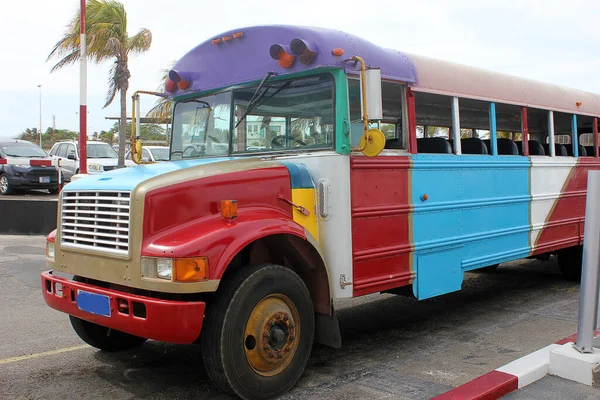 Colorful Tour Bus Aruba Colorful School Bus — Zdjęcie stockowe