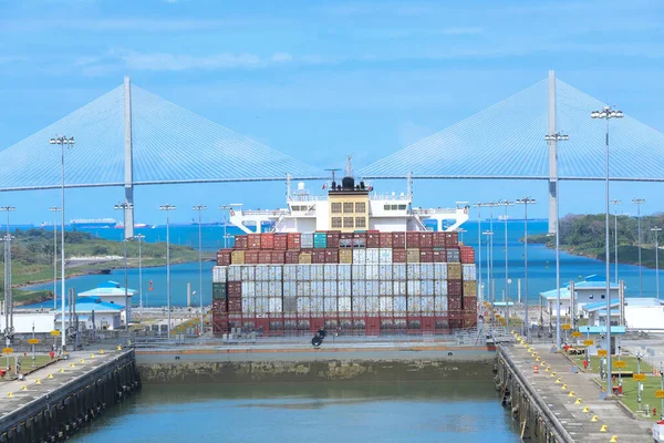 Containerschip Bij Miraflores Sloten Panamakanaal Panama City Panama — Stockfoto