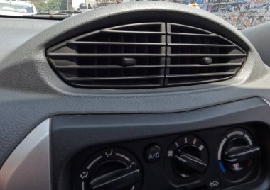 Arabanın içindeki Klimanın Güzel Tasarımı.