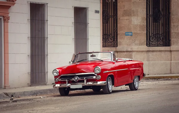 Havana Kuba Classic Czerwony Samochód — Zdjęcie stockowe