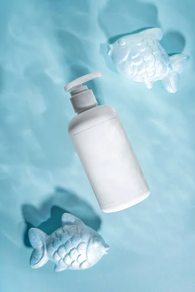 Φυσικό Υποαλλεργικό Αφρόλουτρο Για Παιδιά Λευκό Πλαστικό Μπουκάλι Αντλία Παιδικά — Φωτογραφία Αρχείου