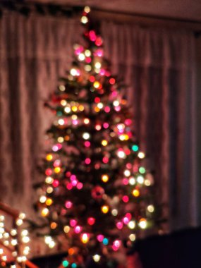 Noel ağacı ışıkları ve topları