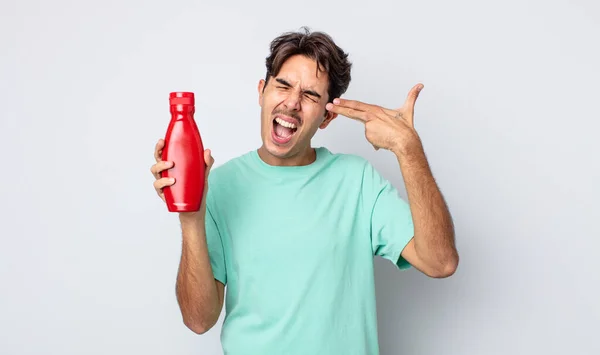 Jeune Homme Hispanique Regardant Malheureux Stressé Geste Suicidaire Faisant Signe — Photo