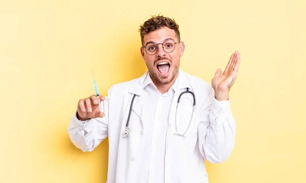 Young Handsome Man Feeling Happy Astonished Something Unbelievable Physician Syringe — Stock Photo, Image