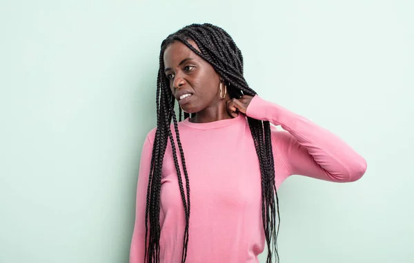 Negro Bonita Mujer Sentirse Estresado Ansioso Cansado Frustrado Tirando Camisa —  Fotos de Stock