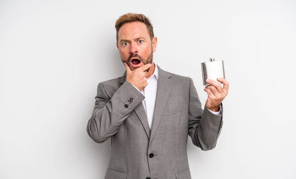 Hombre Guapo Mediana Edad Con Boca Los Ojos Bien Abiertos — Foto de Stock