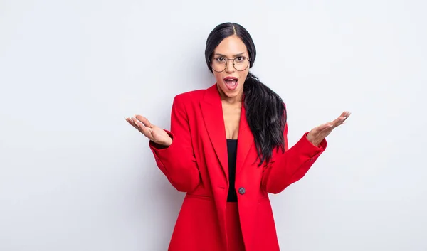 Pretty Hispanic Woman Feeling Extremely Shocked Surprised Businesswoman Concept — Stock Photo, Image